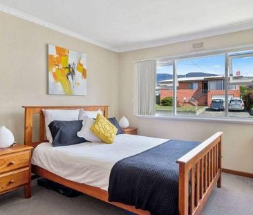 Family Home - Photo 6