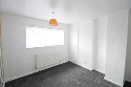 3 bedroom end of terrace house to rent - Photo 4