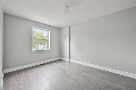 For Lease - 203 Nelson Street Unit# 1, Oakville, Ontario - Photo 2
