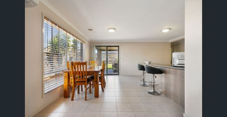 Spacious & Family Friendly on a Corner Block - Photo 3