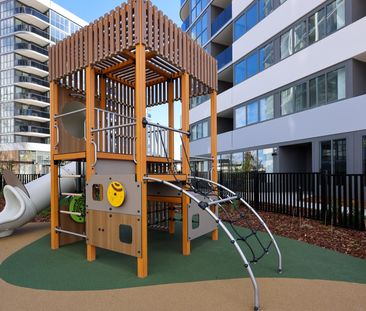 One Bedroom Apartment with Panoramic Views! - Photo 5