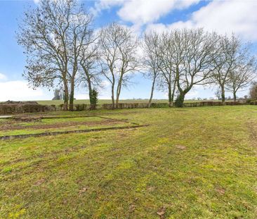 A newly refurbished cottage - Photo 5