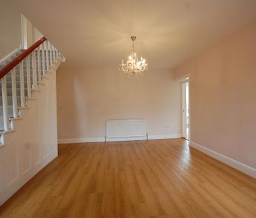 4 bedroom detached house to rent - Photo 2