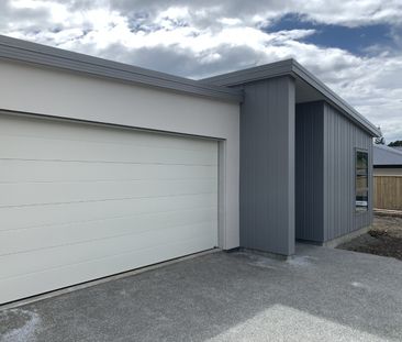 Brand new build in sought after Hart Rise - Photo 2