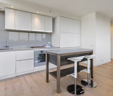 Furnished Three-Bedroom Living in the Heart of South Yarra - Photo 6