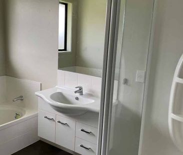 Large family home on full section - Katikati - Photo 5