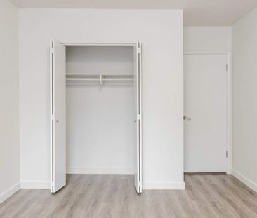 1 Bedroom - Renovated - Photo 2