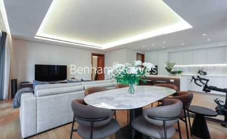 2 Bedroom flat to rent in Lancer Square, Kensington, W8 - Photo 5