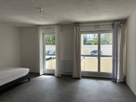 Location Appartement 1 pièce 35m² - Photo 2