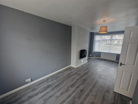 3 bedroom semi-detached house to rent - Photo 3