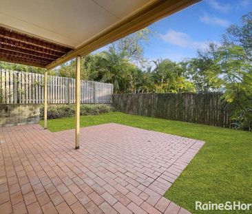 Large Unfurnished Townhouse in Heart of Taringa - Photo 5