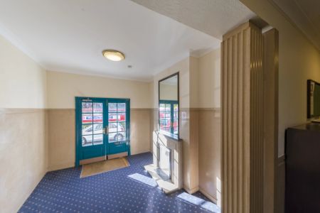 3 Bedroom Flat - Photo 5