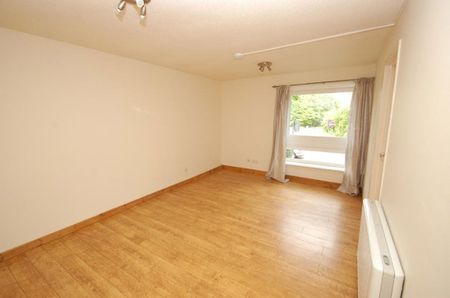 1 Bed Flat - Photo 4