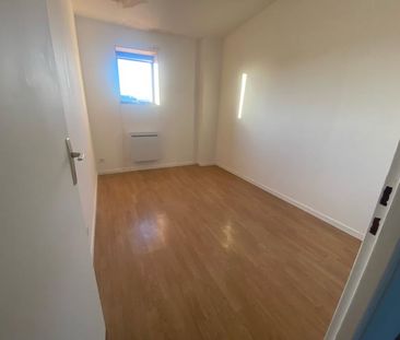 Location Appartement 3 pièces 73m² - Photo 2