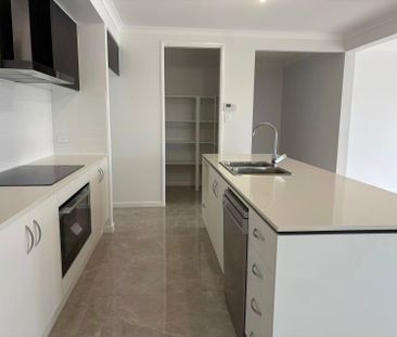 2 Aquilla Rise, South Ripley - Photo 6