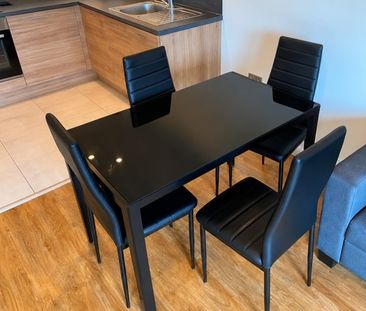 1 Bed Flat, Commercial Road, E14 - Photo 2