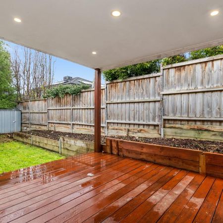 Three Bedroom Townhouse - Photo 5