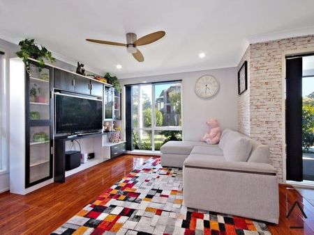 Stylish Duplex Offering Comfort and Convenience - Photo 5