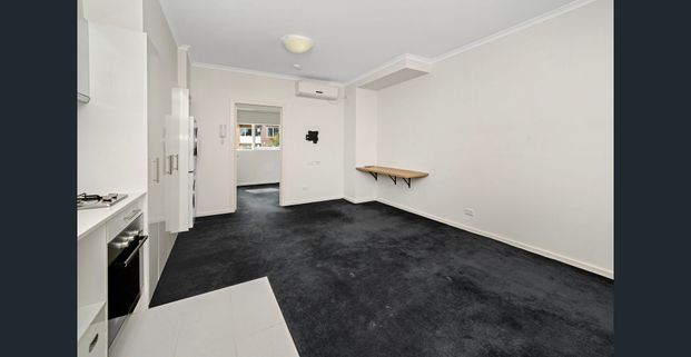 Please contact Molly Rogerson to arrange an inspection; SandringhamPM2@hodges.com.au - Photo 1