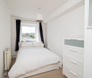 2 bedroom flat to rent, - Photo 3