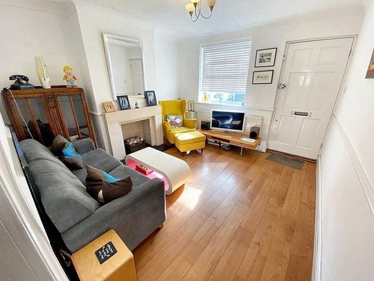 2 bedroom terraced house to rent - Photo 1
