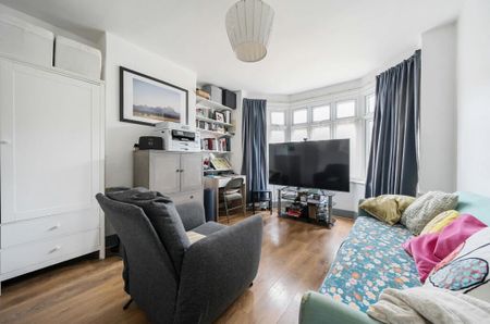 3 bedroom semi-detached house to rent - Photo 5