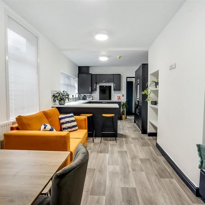 1 bedroom in a house share to rent - Photo 1