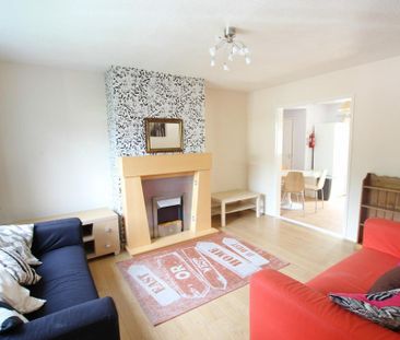 6 bedroom end of terrace house to rent - Photo 3