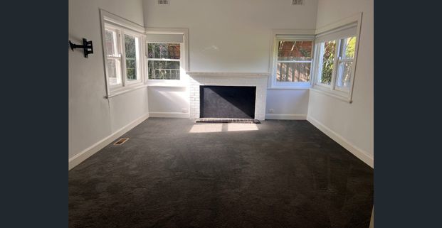 Character Home - Three Bedrooms, Study, Shed & Additional Parking - Photo 1