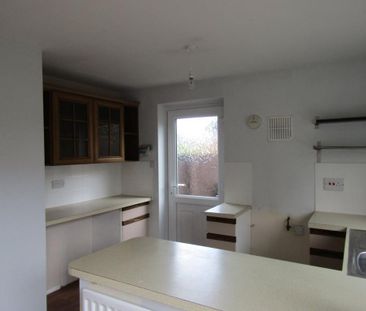 2 bedroom semi-detached house to rent - Photo 5
