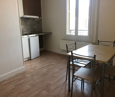 Appartement à louer - REIMS - PLACE LUTON - Photo 1