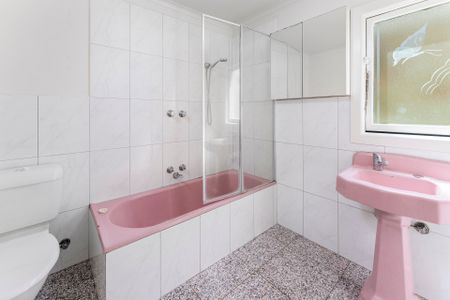 Clean Edwardian Three Bed Home - Photo 4