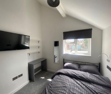 1 bedroom in a house share to rent - Photo 3