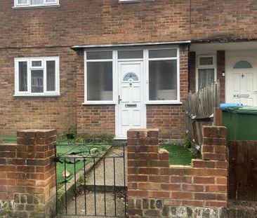 4 bedroom terraced house to rent - Photo 3