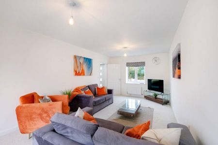 6 bedroom semi-detached house to rent - Photo 4