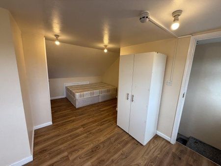 6 bedroom flat to rent - Photo 2