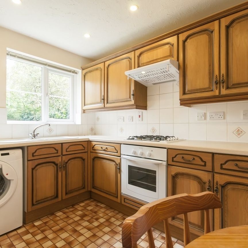 Demesne Furze, Headington - Photo 1