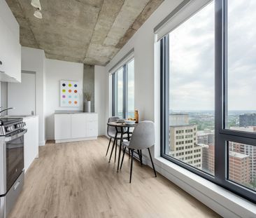 1555 Rene-Levesque West, Montréal, QC - Photo 2