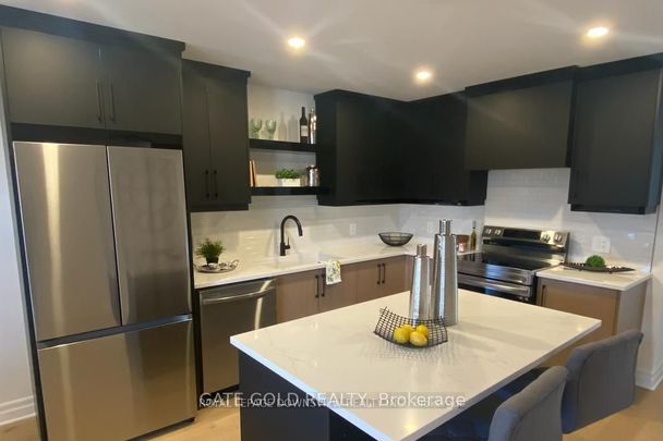 Detached Home For Lease | X8127336 - Photo 1