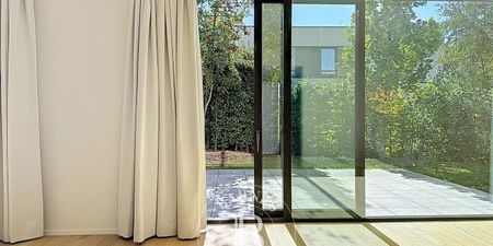 Woning te huur in Ukkel voor € 3.475 met 4 slaapkamers - Photo 2