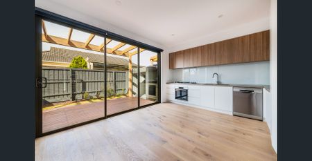 BOUTIQUE TOWNHOUSE - Photo 5