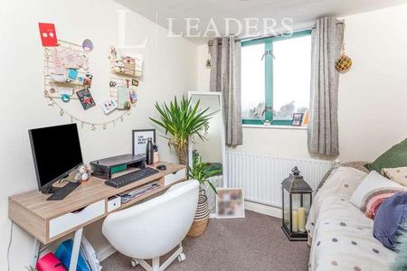 Remus House, Castle Street, Buckingham, Buckinghamshire, MK18 - Photo 5