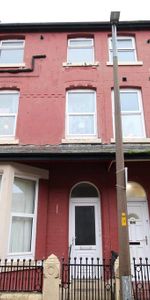 Ground floor flat to rent - Photo 4