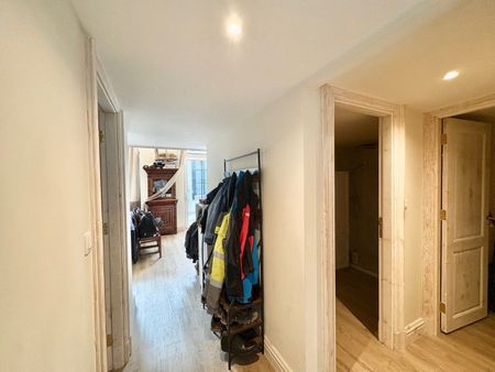 Sfeervol en ruim gelijkvloers 2-slaapkamerappartement met mezzanine - Foto 3