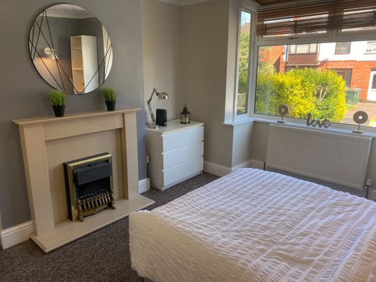 Room in a Shared House, Winifred Avenue, CV5 - Photo 1