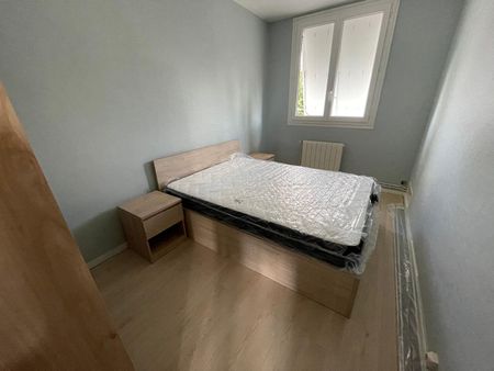 Location Appartement 4 pièces 63m² LA ROCHELLE 17000 - Photo 3