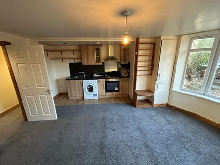Room in a Shared House, Staple Hill Road, BS16 - Photo 5