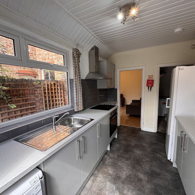 Emerald Street, The Groves - P1400 - Photo 1