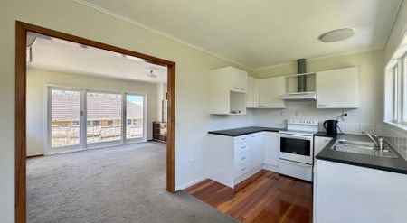 For Rent Brick & Tile Beauty by Cornwall Park - Photo 2