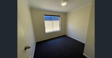 Charming 3-Bedroom Home in Prime Elizabeth Location - Photo 3